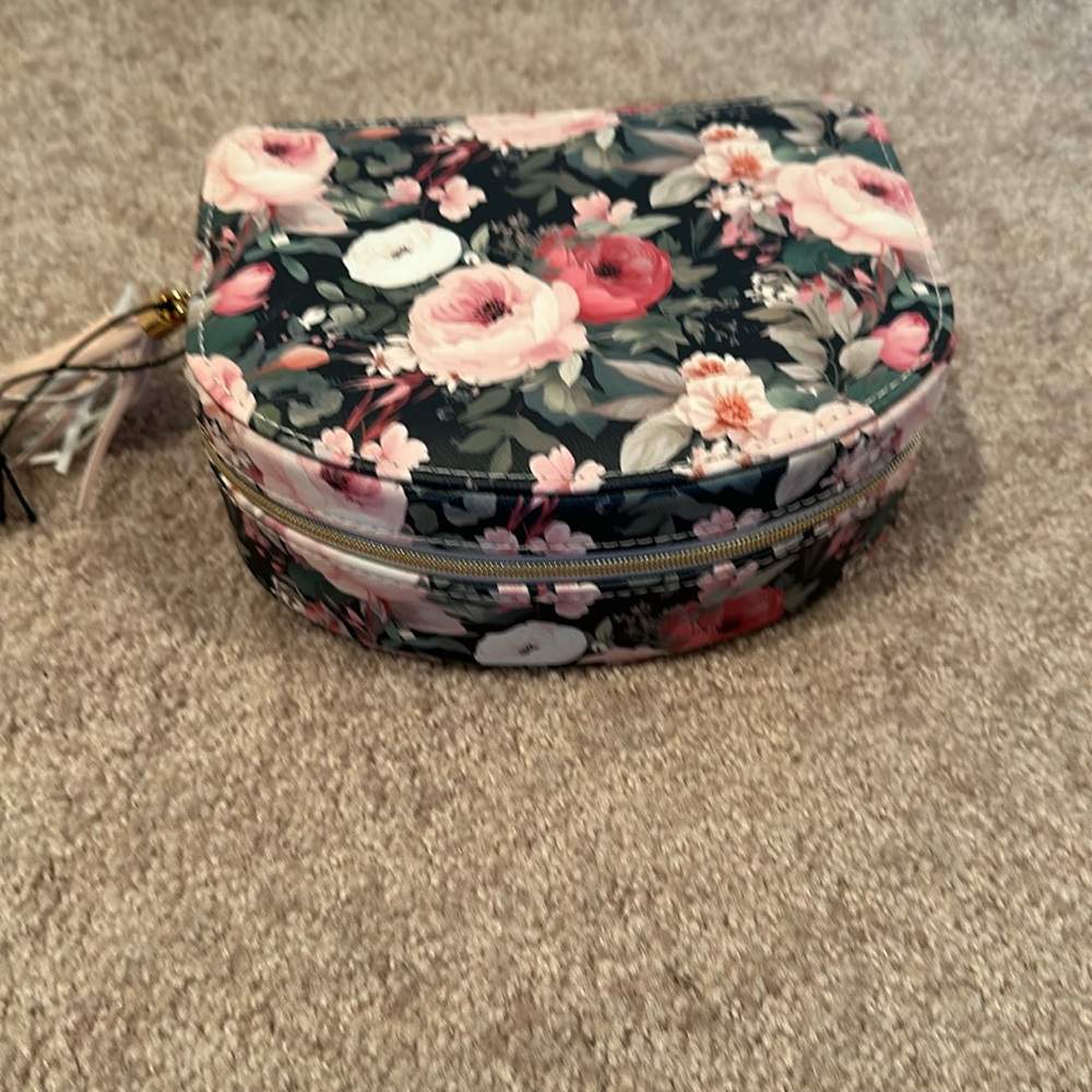 Jewelry box